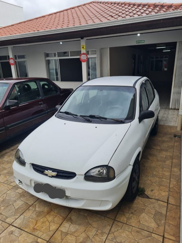 CORSA SEDAN SPIRIT 1.6 2005