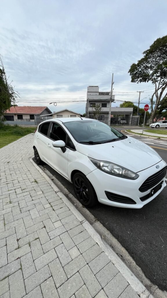 FIESTA 1.5 2015 Man. Comple..