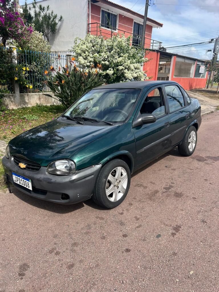 *CORSA SEDAN GLS 1.6 2001*