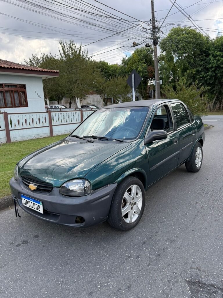 *CORSA SEDAN GLS 1.6 2001*
