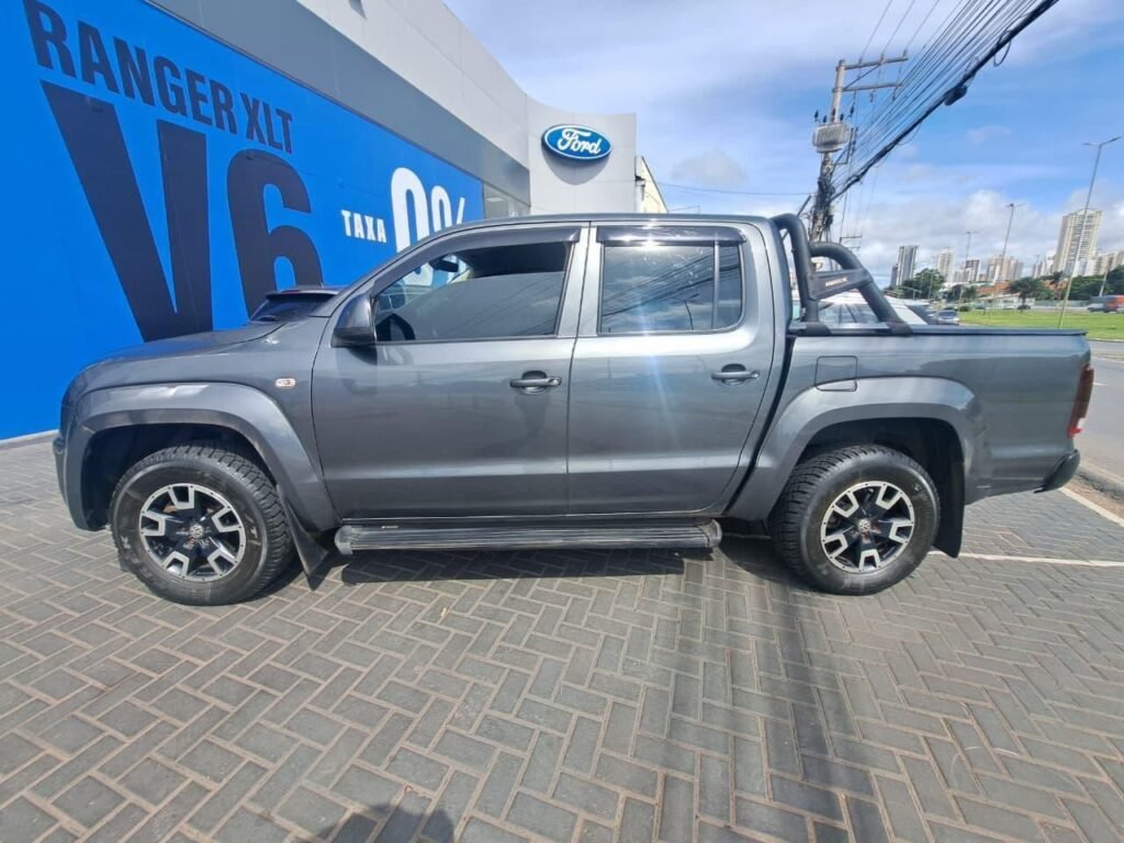 VOLKS AMAROK COMF 3.0 23/23 COMPLETO 
* Câmbio: 
* Motor: 3.0 
* Ar-condicionado: Sim ❄️ 
* Km: 74.000 km 
* Pneu: Bons 
* Interna: Boa 
* Mecânica: Boa 
* Leilão: Não possui 
* Sinistro: Não possui